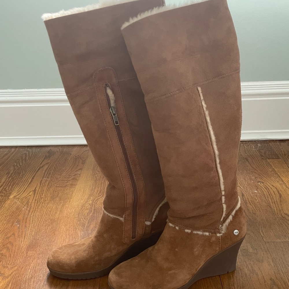 Ugg Sandra Wedge Boot (s/n 5449)